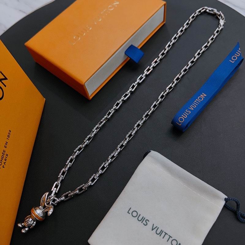 LV Necklace 03lyr684